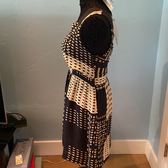 Beautiful Leifsdottir silk dress- size 6, worn once- bought at Anthropologie - Picture 3 of 8